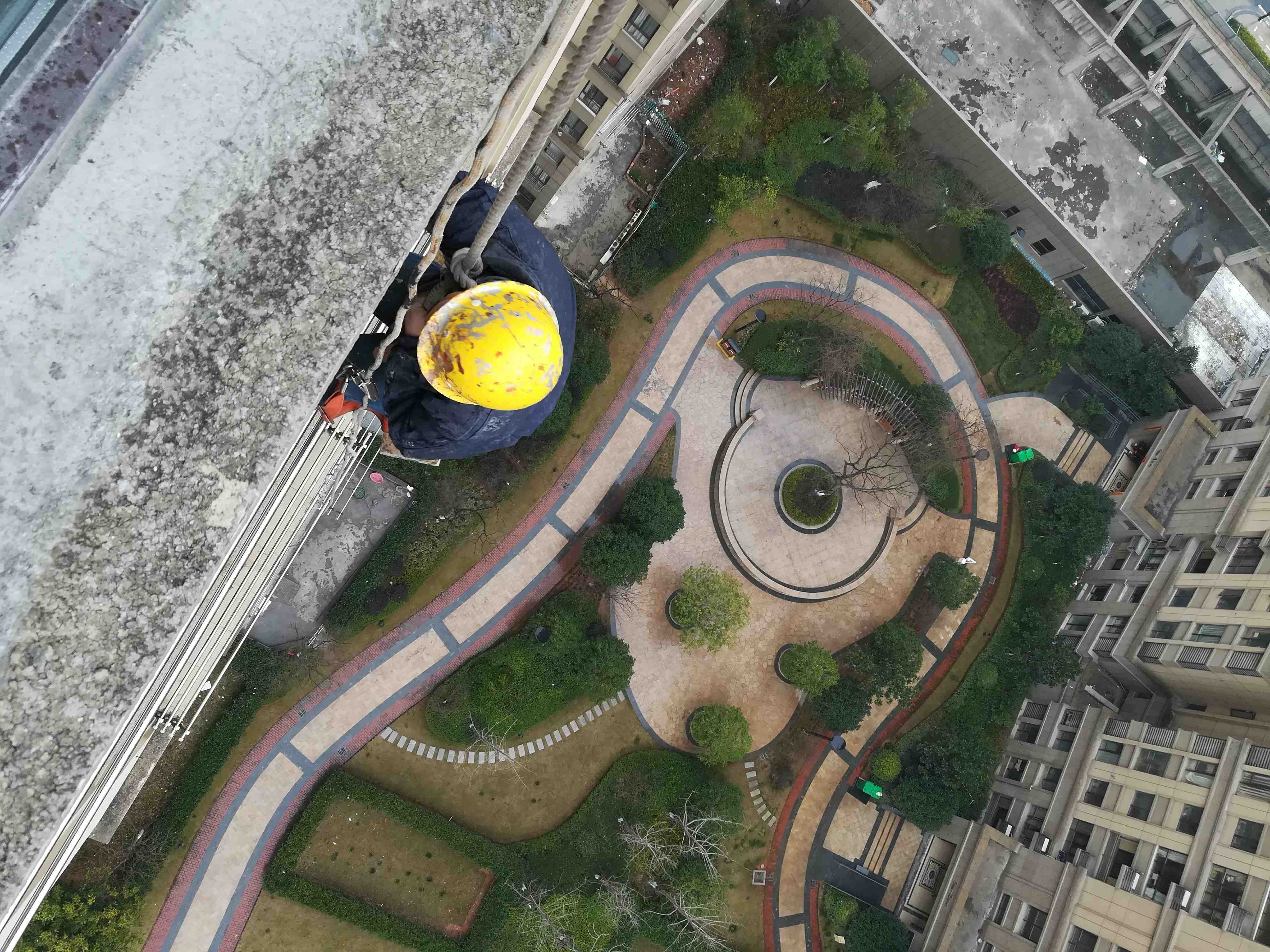 蜘蛛人高空作业需要什么证.蜘蛛人高空作业专业叫法？-第1张图片