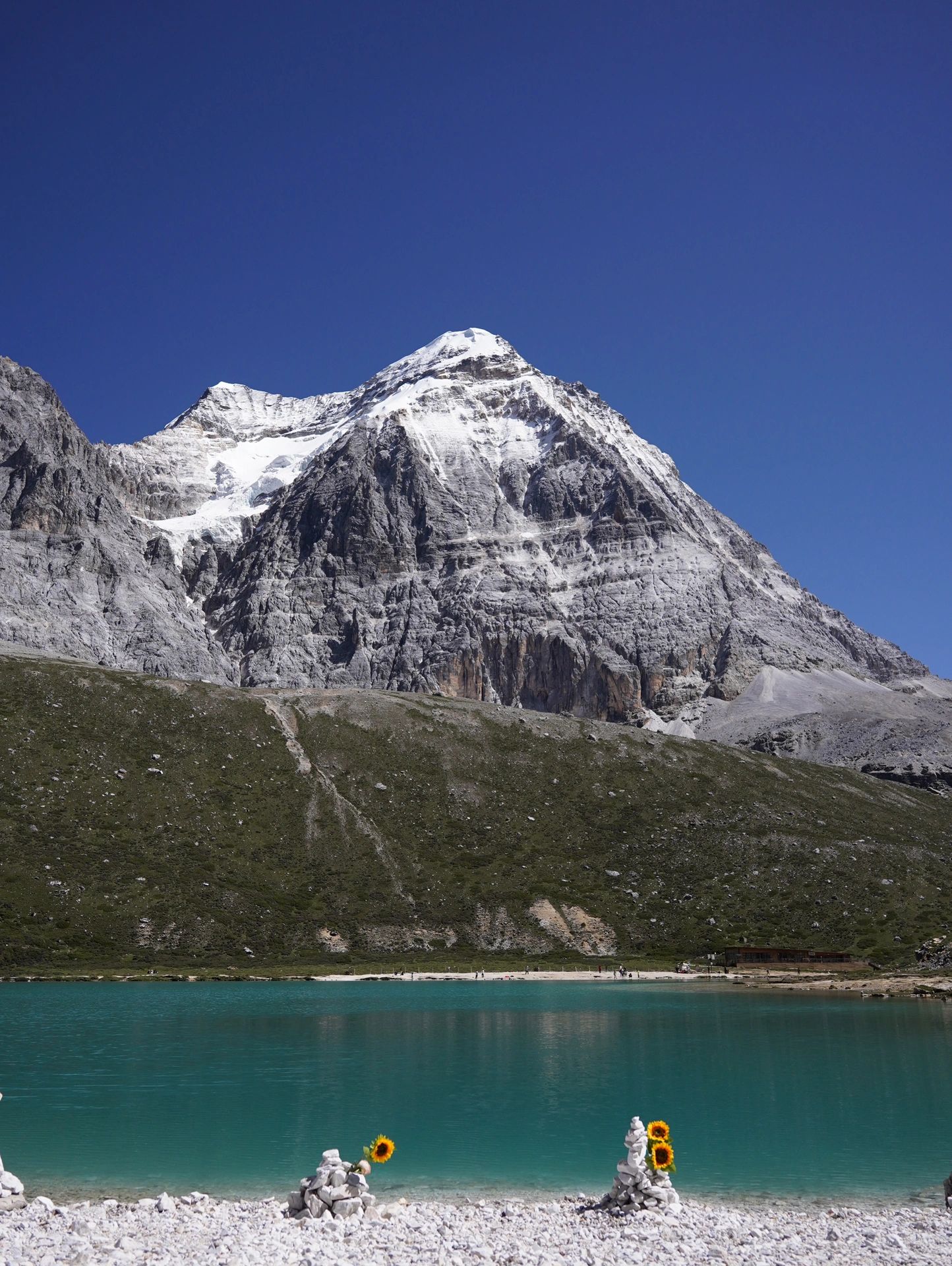 稻城亚丁风景区/稻城亚丁风景区是什么山-第3张图片