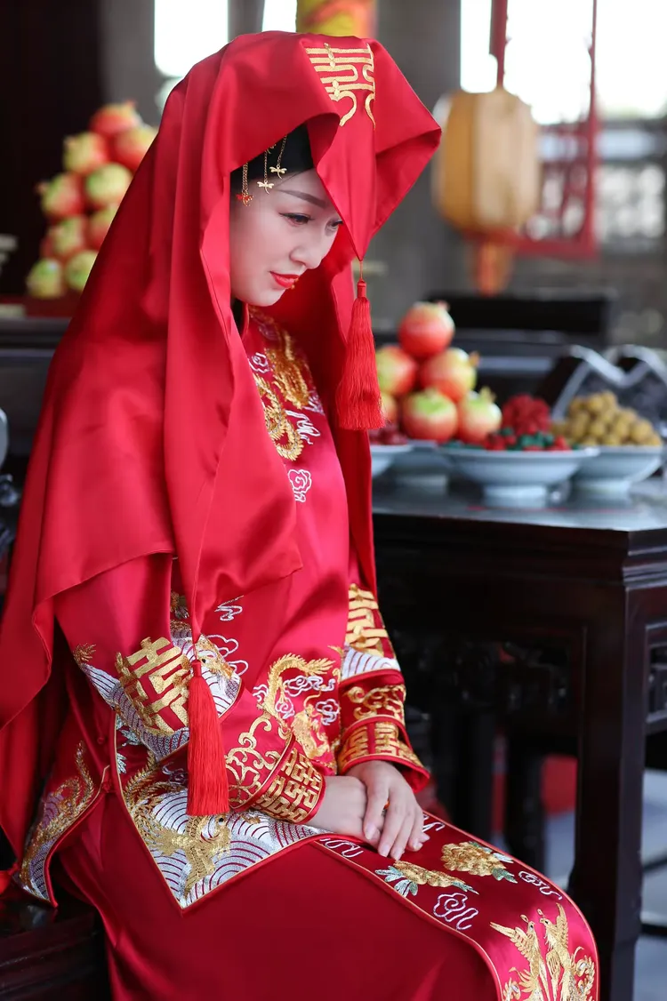 歌曲嫁衣背后的故事(嫁衣歌曲的背景故事)-第1张图片